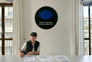 SONY MUSIC PUBLISHING annuncia la firma di un accordo editoriale con BENJAMIN VENTURA